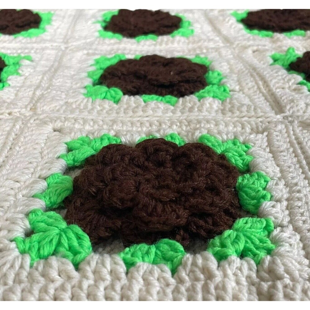 VTG 1970s Crochet 3D‎ Rose Afghan Blanket Granny Square Tan Large 100x90 Queen